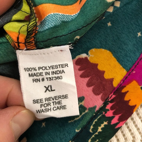 Live 4 Truth Colorful Birds and Geometric Shorts - Picture 11 of 11